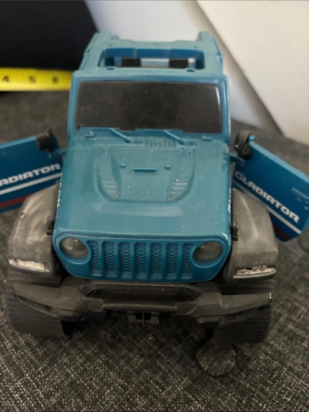 2019 Jeep Gladiator Rubicon die-cast model pickup truck
